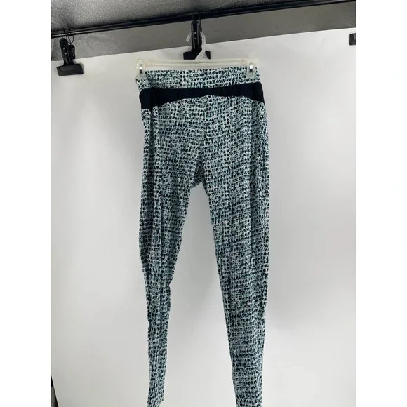Cato Women's Plus Leggings - Teal, Black, White Geometric Stretch Sz M‎ - Picture 2 of 2